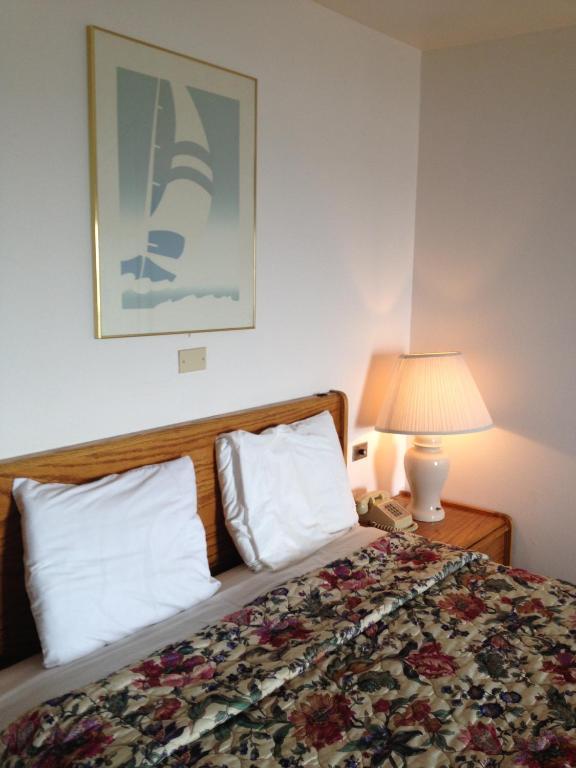 Cozy Cove Beachfront Resort Inn Lincoln Quarto foto