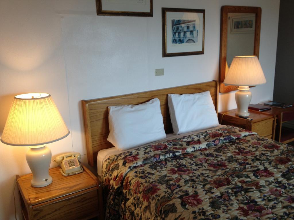 Cozy Cove Beachfront Resort Inn Lincoln Exterior foto