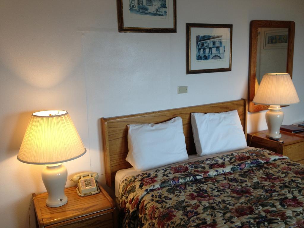 Cozy Cove Beachfront Resort Inn Lincoln Exterior foto