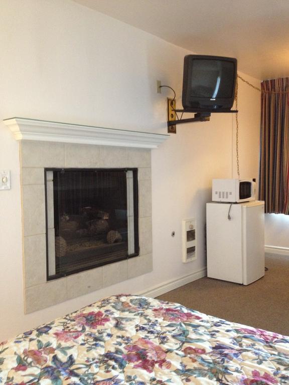Cozy Cove Beachfront Resort Inn Lincoln Exterior foto