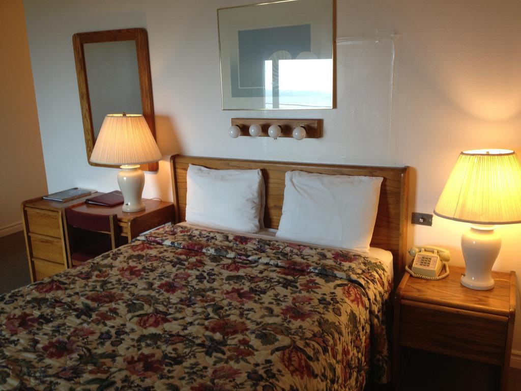 Cozy Cove Beachfront Resort Inn Lincoln Exterior foto
